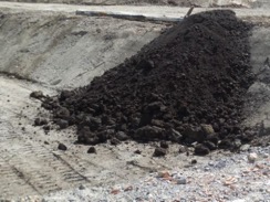 terre-chantier-mottier-noir-gris